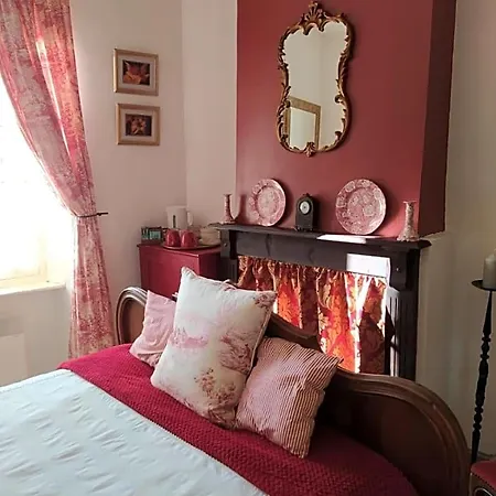 Mountain View Townhouse Bed and Breakfast 3*